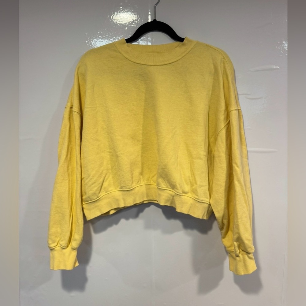 Cropped Sunshine Yellow Old Navy Crewneck Sweatshirt